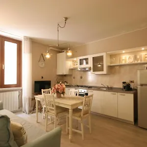Violetta Maison, Elegante E Romantica A Salo' Apartment
